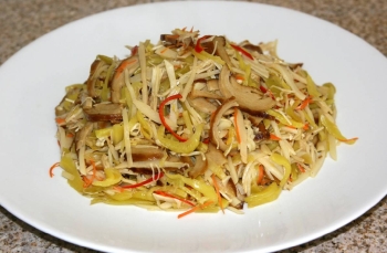 Vegetarian Shark Fin and Mushrooms Stir Fry